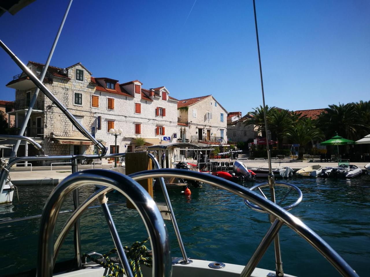 Heritage Bella Vista Apartments Трогир Екстериор снимка
