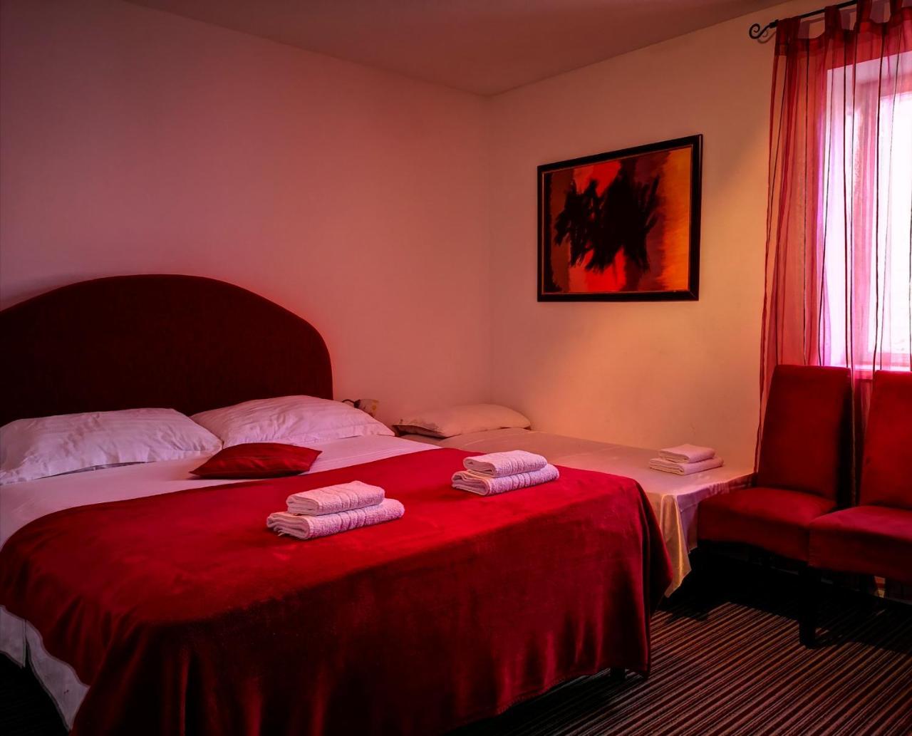 Heritage Bella Vista Apartments Трогир Екстериор снимка